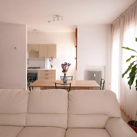 Alba Dei Tigli Apartment *